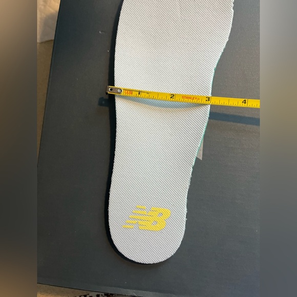 New Balance Women's 574 V2 Pastel Sneaker, Lemon Haze/Whit, 7.5. New in box - Picture 7 of 8